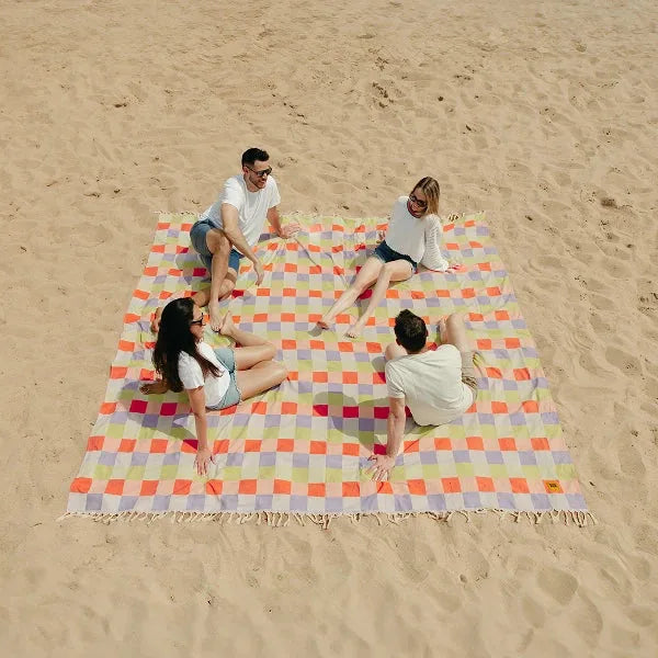 Big Blanket Big Beachy™ Blanket — Outdoor sand-resistant