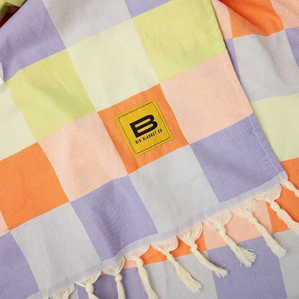 Big Blanket Big Beachy™ Blanket — Outdoor sand-resistant in Bright Checkers