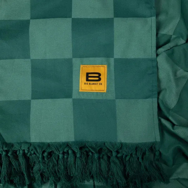 Big Blanket Big Beachy™ Blanket — Outdoor sand-resistant in Palm Checkered