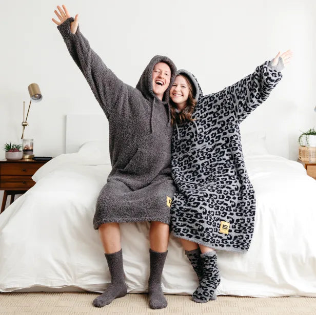 Plush blanket hoodie soft and warm blanket hooded robe spa bathrobe sweatshirt fleece pullover blanket hotsell