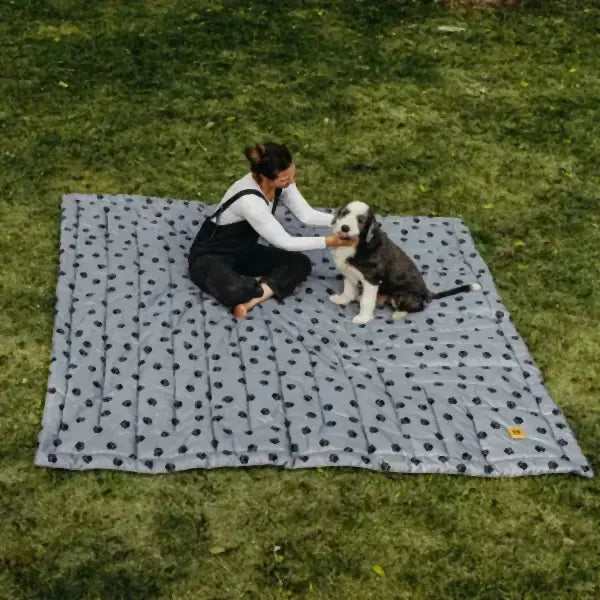Big Blanket XL Outdoorsy™ Blanket — Paws