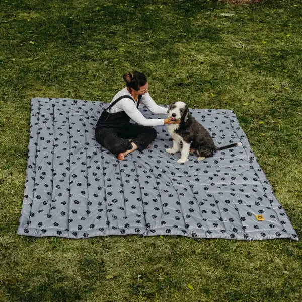 Big Blanket XL Outdoorsy™ Blanket — Paws