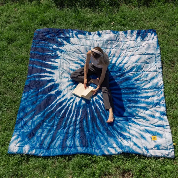 XL Outdoorsy™ Blanket